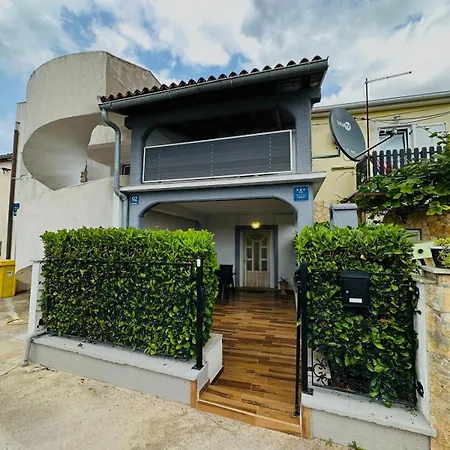 Holiday Home Manuela Fazana Exterior photo
